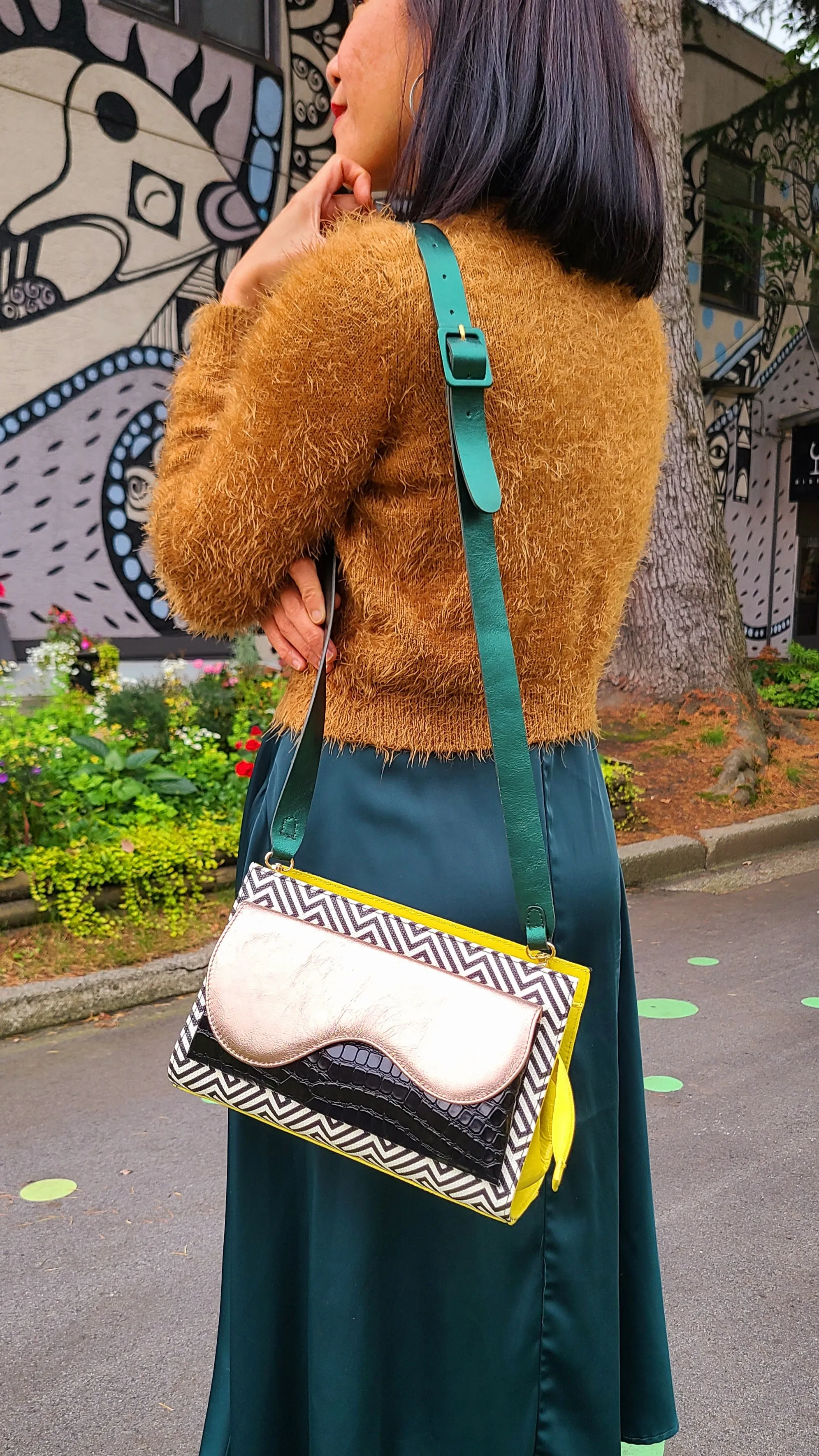 B-MIYUKI45 Dali Handbag