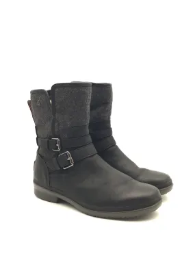 Boots Designer By Ugg In Black, Size: 8